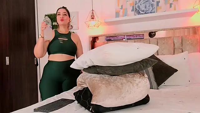 Snapshot of Dulce_Morrys chatting on 02/13/26, 04:36 Dulce Morrys online show from 02/13/26, 04:36