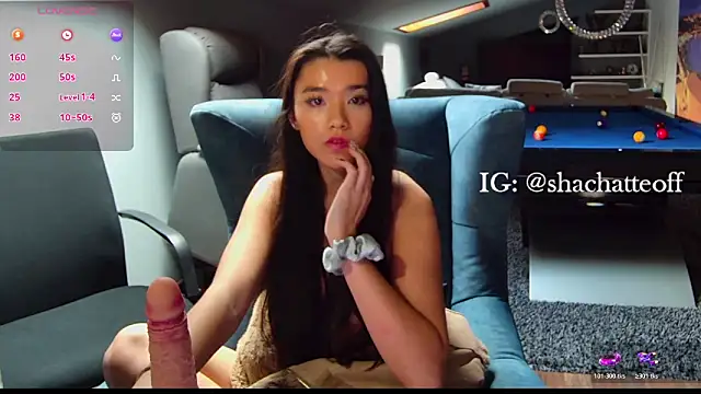 Snapshot of shachatteof chatting on 10/28/25, 09:46 shachatteof online show from 10/28/25, 09:46