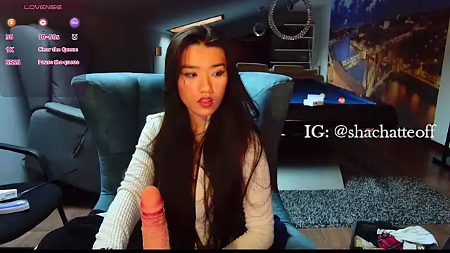 Snapshot of shachatteof chatting on 11/17/25, 09:48 shachatteof online show from 11/17/25, 09:48