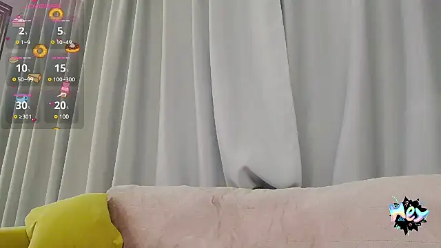Snapshot of crystalmoon___ chatting on 02/19/25, 10:42 crystalmoon    online show from 02/19/25, 10:42