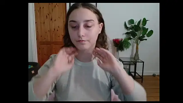 Snapshot of NaughtyRapunzel7 chatting on 12/18/24, 12:18 NaughtyRapunzel7 online show from 12/18/24, 12:18