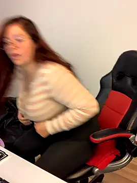 kayortiiz online show from 10/09/25, 09:13