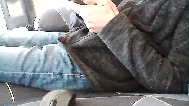 Snapshot of mickzizi chatting on 09/30/25, 07:46 mickzizi online show from 09/30/25, 07:46