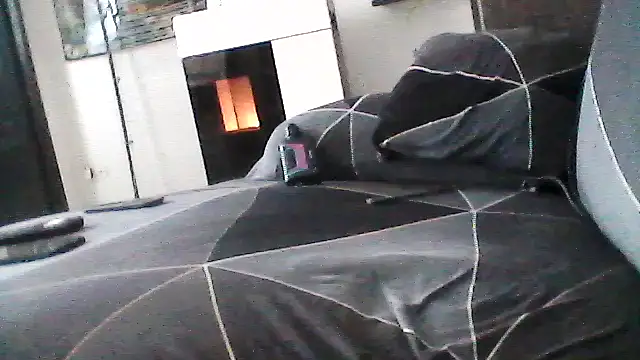 Snapshot of mickzizi chatting on 02/05/26, 09:25 mickzizi online show from 02/05/26, 09:25