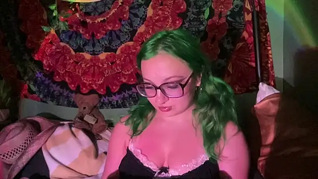 Snapshot of sweetandwet_daddy chatting on 06/16/26, 12:30 sweetandwet daddy online show from 06/16/26, 12:30