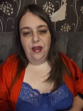 Snapshot of HouseWifeWhore_Milf chatting on 06/12/26, 04:11 HouseWifeWhore Milf online show from 06/12/26, 04:11