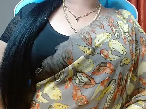 Snapshot of tamilharini chatting on 10/03/25, 06:43 tamilharini online show from 10/03/25, 06:43