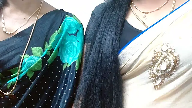 Snapshot of tamilharini chatting on 10/10/25, 05:17 tamilharini online show from 10/10/25, 05:17