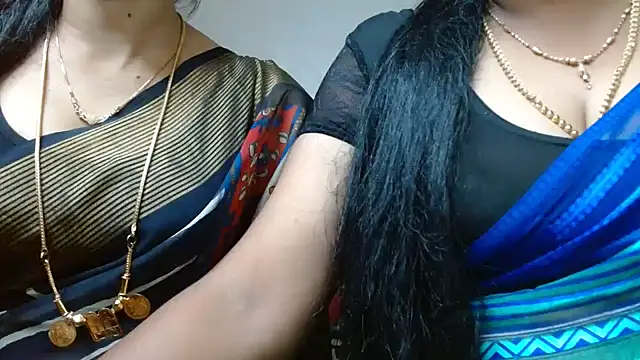 Snapshot of tamilharini chatting on 10/17/25, 07:55 tamilharini online show from 10/17/25, 07:55