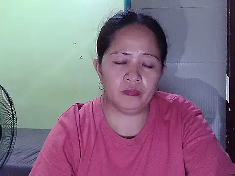 Snapshot of sweetlady_pinay chatting on 11/12/25, 10:48 sweetlady pinay online show from 11/12/25, 10:48