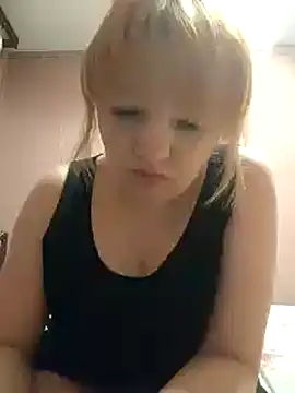 Snapshot of stefanyharper16 chatting on 03/20/25, 04:31 stefanyharper16 online show from 03/20/25, 04:31