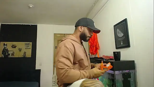 romeolovedark online show from 01/29/25, 06:54