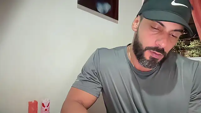 romeolovedark online show from 11/08/25, 04:56