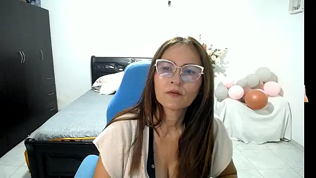 Snapshot of Xiimen chatting on 09/17/25, 10:00 Xiimen online show from 09/17/25, 10:00