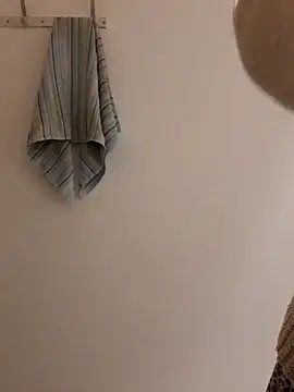 Snapshot of Moi_Lina chatting on 12/29/24, 02:10 Moi Lina online show from 12/29/24, 02:10