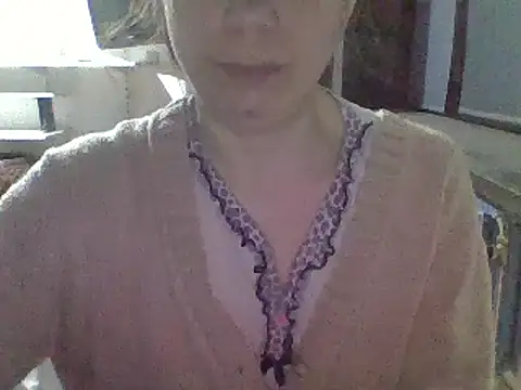 Snapshot of Moi_Lina chatting on 01/27/25, 09:44 Moi Lina online show from 01/27/25, 09:44