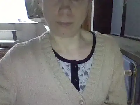 Snapshot of Moi_Lina chatting on 02/05/25, 09:29 Moi Lina online show from 02/05/25, 09:29