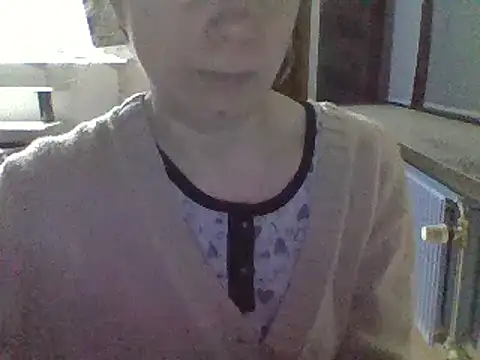 Snapshot of Moi_Lina chatting on 02/06/25, 12:33 Moi Lina online show from 02/06/25, 12:33