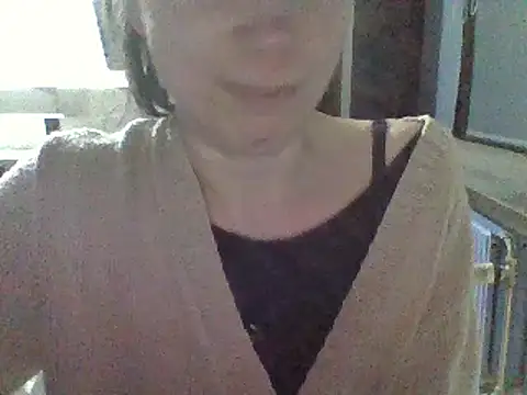 Snapshot of Moi_Lina chatting on 02/17/25, 11:53 Moi Lina online show from 02/17/25, 11:53