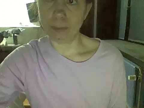 Snapshot of Moi_Lina chatting on 03/04/25, 01:55 Moi Lina online show from 03/04/25, 01:55