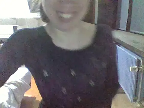 Snapshot of Moi_Lina chatting on 03/07/25, 09:59 Moi Lina online show from 03/07/25, 09:59