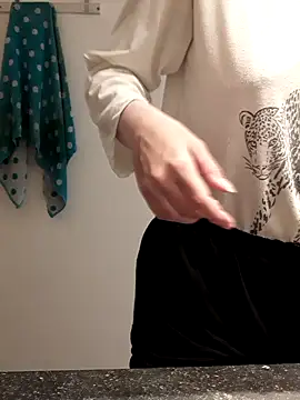 Snapshot of Moi_Lina chatting on 09/09/25, 11:21 Moi Lina online show from 09/09/25, 11:21