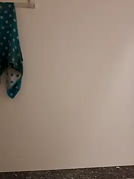 Snapshot of Moi_Lina chatting on 09/15/25, 11:43 Moi Lina online show from 09/15/25, 11:43