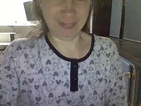 Snapshot of Moi_Lina chatting on 10/13/25, 11:38 Moi Lina online show from 10/13/25, 11:38