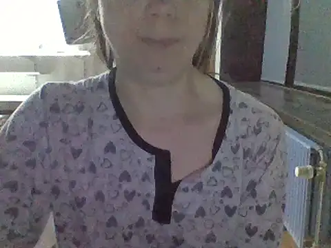 Snapshot of Moi_Lina chatting on 10/18/25, 08:20 Moi Lina online show from 10/18/25, 08:20