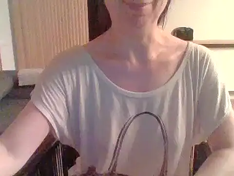 Moi Lina online show from 07/18/26, 09:51