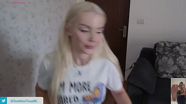 Goddess Tina online show from 10/30/25, 07:54