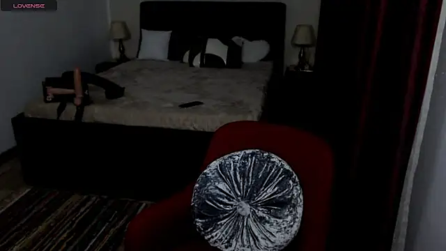 Snapshot of Goddess_Tina chatting on 01/14/26, 03:28 Goddess Tina online show from 01/14/26, 03:28