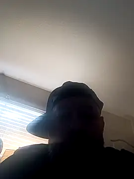 Snapshot of Erocksirlot@xh chatting on 12/11/24, 08:18 Erocksirlotxh online show from 12/11/24, 08:18