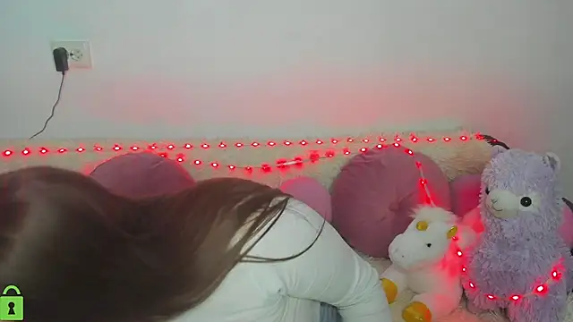 Snapshot of NataliEvans chatting on 12/10/24, 09:11 NataliEvans online show from 12/10/24, 09:11