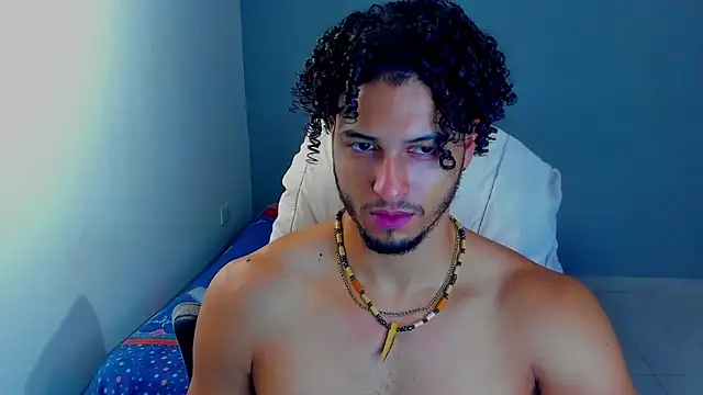 Snapshot of Kris_Khalifa69 chatting on 01/14/26, 02:44 Kris Khalifa69 online show from 01/14/26, 02:44