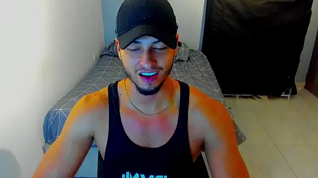 Snapshot of Kris_Khalifa69 chatting on 02/02/26, 05:44 Kris Khalifa69 online show from 02/02/26, 05:44