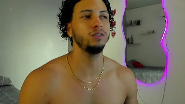 Snapshot of Kris_Khalifa69 chatting on 02/19/26, 02:18 Kris Khalifa69 online show from 02/19/26, 02:18