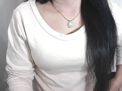 Snapshot of Chanchal--Navya chatting on 12/20/25, 06:04 Chanchal--Navya online show from 12/20/25, 06:04