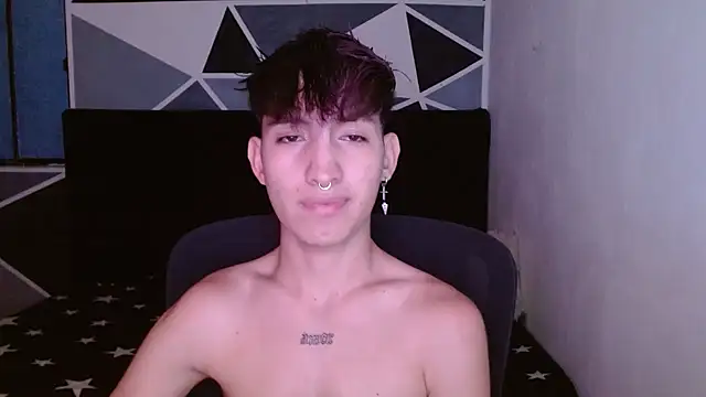 Snapshot of littlextreme chatting on 12/23/24, 12:57 littlextreme online show from 12/23/24, 12:57