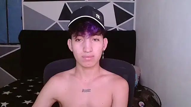 Snapshot of littlextreme chatting on 12/27/24, 06:24 littlextreme online show from 12/27/24, 06:24