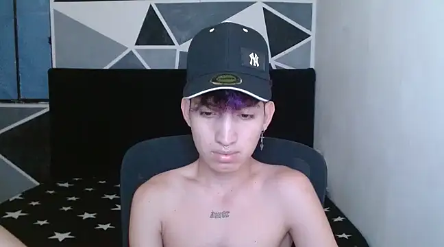 Snapshot of littlextreme chatting on 12/29/24, 06:45 littlextreme online show from 12/29/24, 06:45