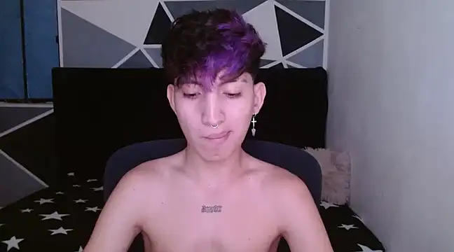 Snapshot of littlextreme chatting on 12/31/24, 03:45 littlextreme online show from 12/31/24, 03:45