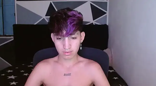 Snapshot of littlextreme chatting on 01/04/25, 11:43 littlextreme online show from 01/04/25, 11:43