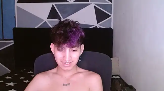 Snapshot of littlextreme chatting on 01/05/25, 08:54 littlextreme online show from 01/05/25, 08:54