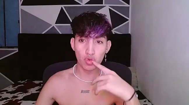 Snapshot of littlextreme chatting on 01/09/25, 12:14 littlextreme online show from 01/09/25, 12:14