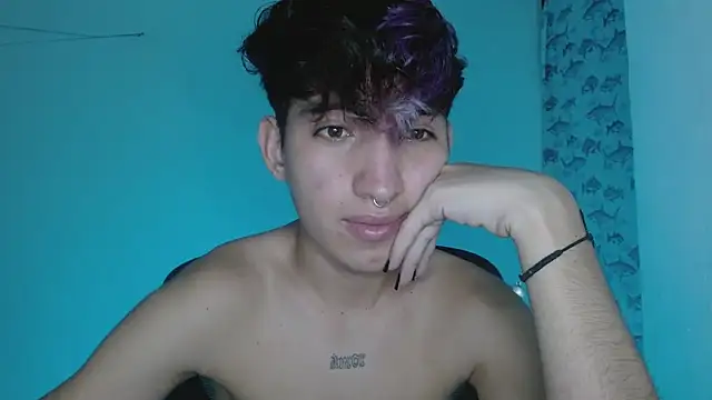 Snapshot of littlextreme chatting on 02/04/25, 07:18 littlextreme online show from 02/04/25, 07:18