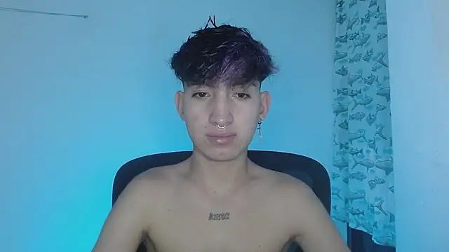 Snapshot of littlextreme chatting on 02/05/25, 11:50 littlextreme online show from 02/05/25, 11:50