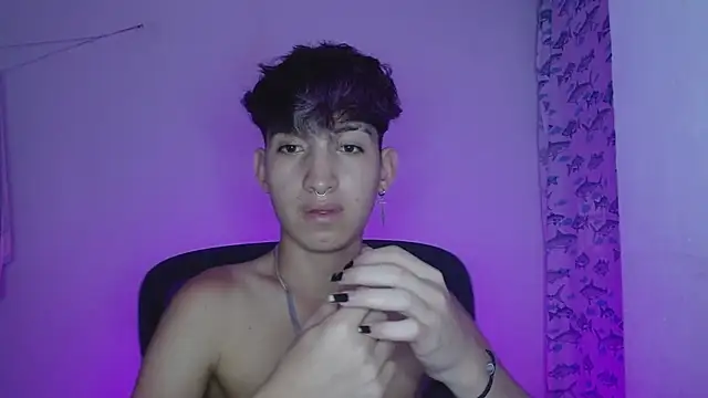 Snapshot of littlextreme chatting on 02/12/25, 04:33 littlextreme online show from 02/12/25, 04:33