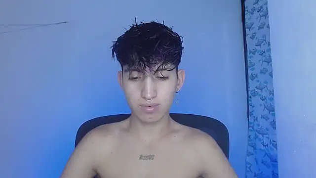 Snapshot of littlextreme chatting on 02/20/25, 12:41 littlextreme online show from 02/20/25, 12:41