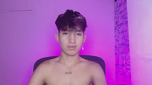 Snapshot of littlextreme chatting on 02/26/25, 03:10 littlextreme online show from 02/26/25, 03:10